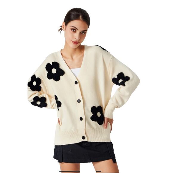 Oversized Cream Floral Grandma Cardigan - Picture 3 of 9